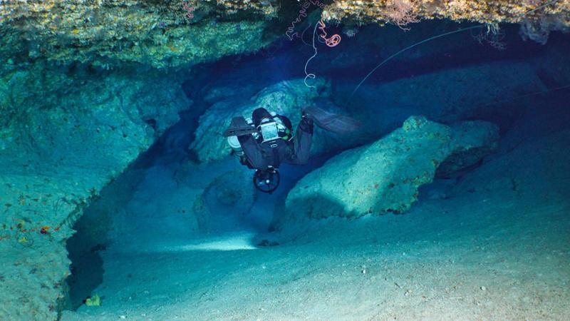 Maldive, ecco le foto della grotta in cui sono morti i sub italiani: “Poca visibilità”