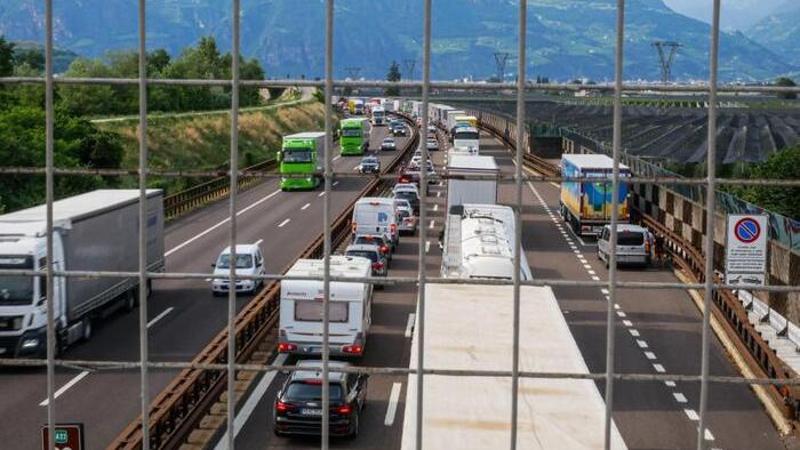 Cantieri e code in autostrada, via ai rimborsi dei pedaggi: quando spettano e come fare per averli