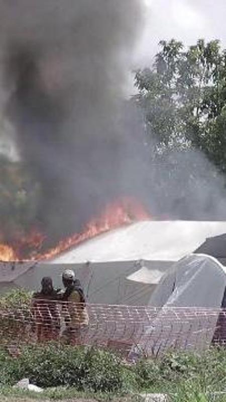 Ebola in Congo, gli abitanti incendiano per protesta un ospedale da campo