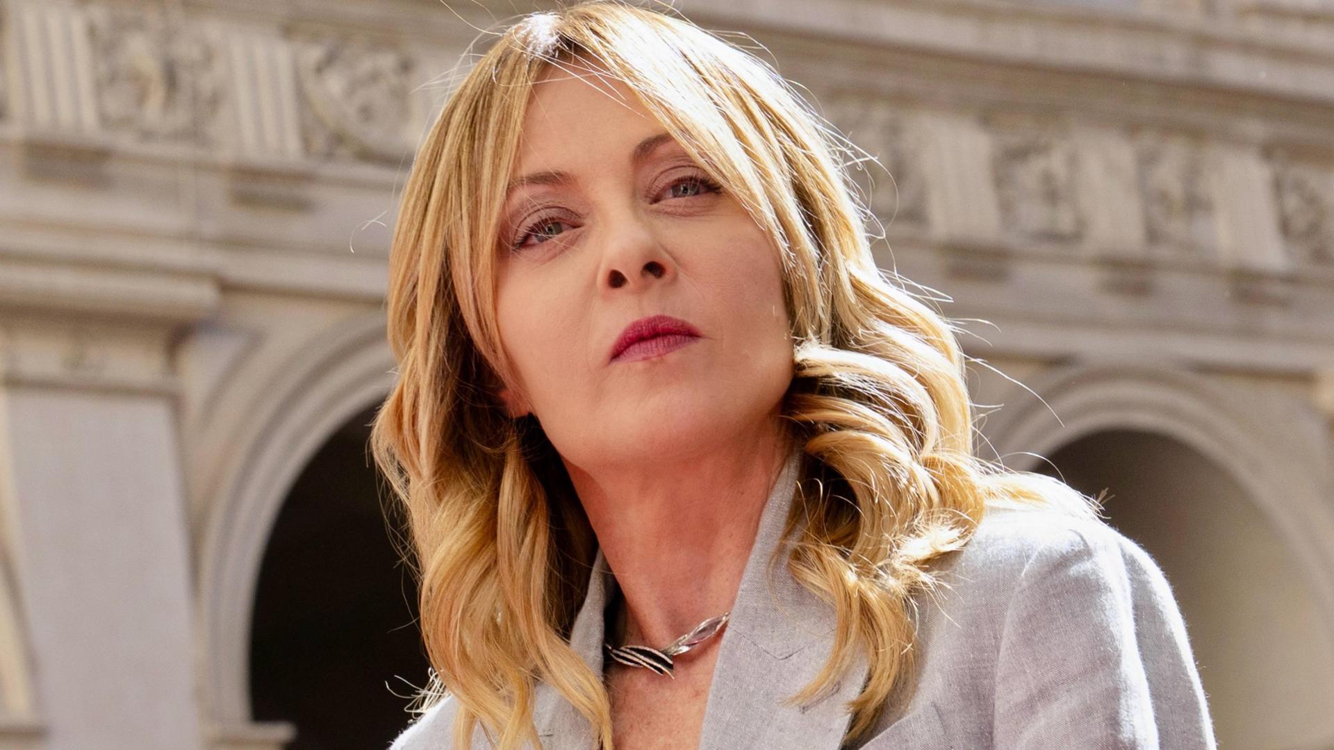 Se Meloni scambia longevit&agrave; e potere