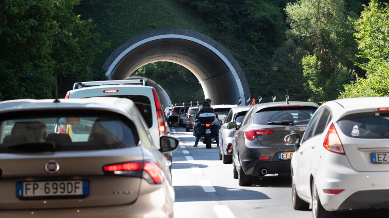 I cantieri dell’esodo sulle autostrade, il ponte del 2 giugno e la sfida per ridurre i disagi