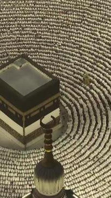La Mecca, l'impressionante moltitudine di fedeli per il pellegrinaggio islamico: il video