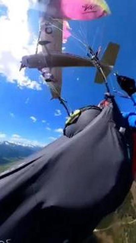 Austria, Cessna si scontra in volo con un parapendio: le immagini dell'incidente