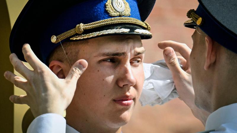 Mosca e la nuova strategia per arruolare soldati: hai un mutuo? Lo cancelliamo. Ma c’è un limite