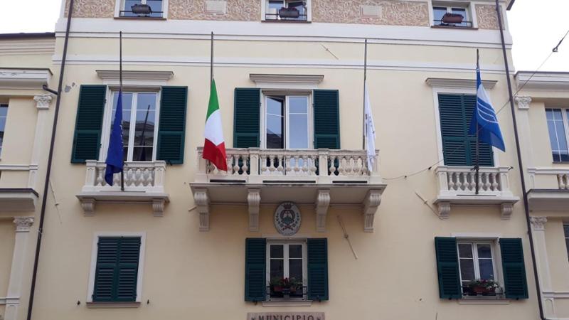 Senza figli né eredi, lascia 100 mila euro alla sua Pietra Ligure: “Andranno al centro Rosselli”