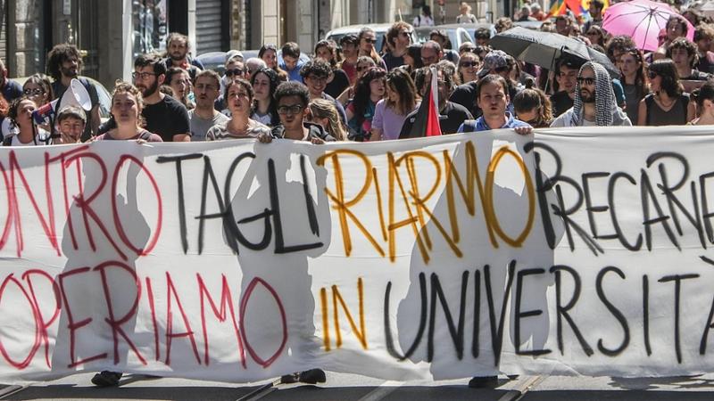 Alzare il debito non serve alla crescita. E non aiuta le donne e i giovani
