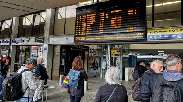 Venerdì nero per trasporti, scuola e sanità: la mappa degli scioperi in Italia
