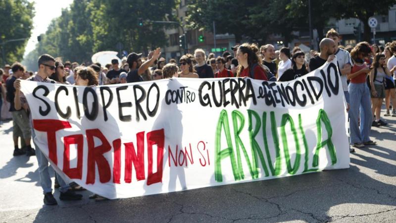 “Torino non si arruola”: allo sciopero generale timori davanti alle sedi Leonardo e Alenia