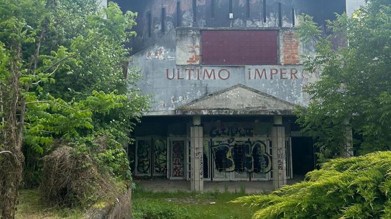 “Ultimo Impero”, il declino del tempio della notte. Ecco perché è fallito e non ha mai riaperto
