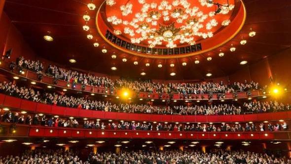 Giudice Usa: “Illegittimo il nome di Trump al Kennedy Center, va rimosso”
