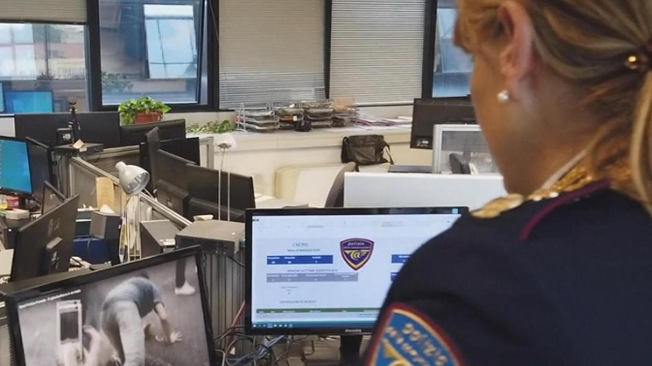 Video sexy e inganni a una ragazzina: tre quindicenni rischiano il processo