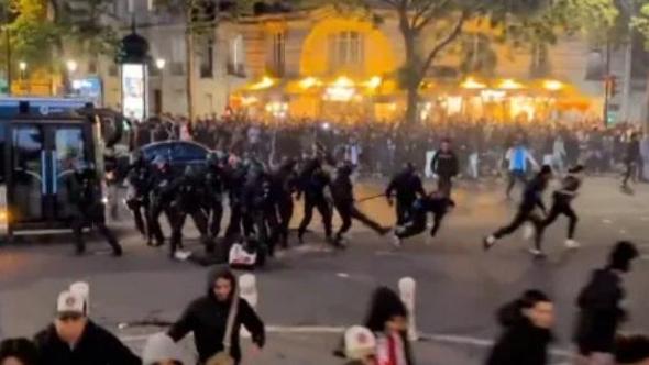 Scontri tra tifosi Psg e polizia, 13 arresti a Parigi