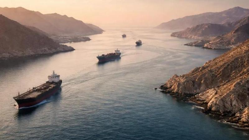 Allerta per il potenziale blocco dei traffici marittimi globali