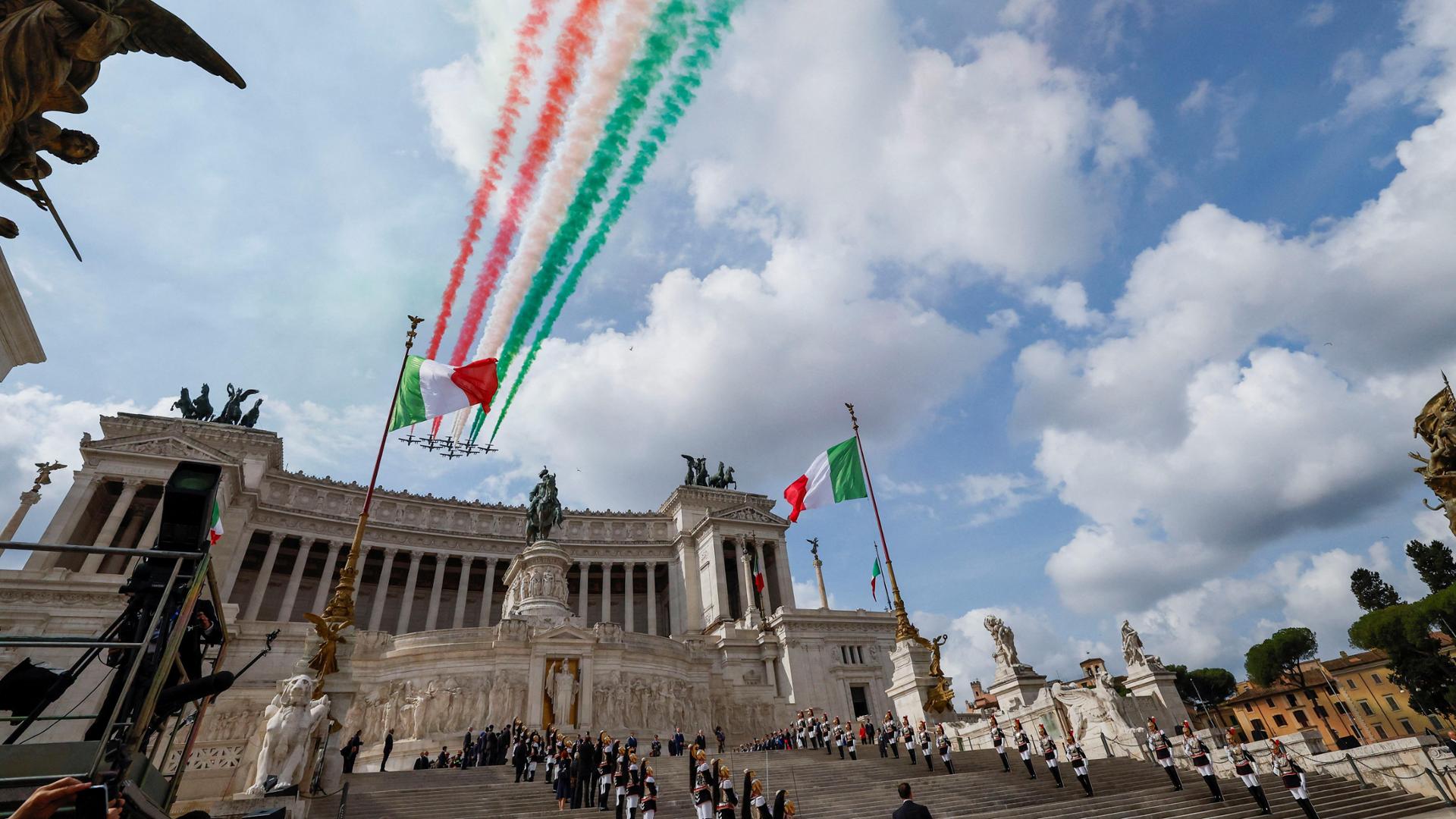 Festa della Repubblica, Mattarella: &ldquo;Il 2 giugno 1946 un atto di libert&agrave; senza precedenti&rdquo;