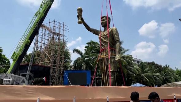India, rimossa una statua di Messi alta quanto un palazzo di 6 piani: ecco il perché