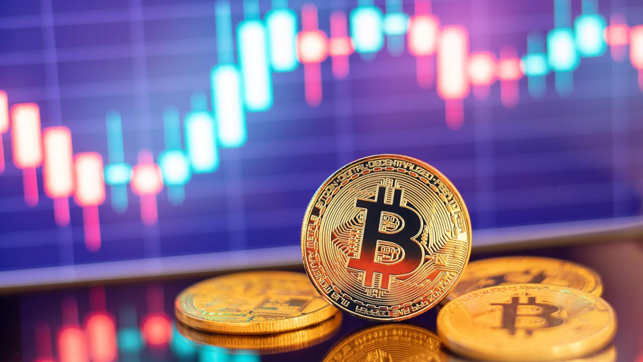 Bitcoin ai minimi da febbraio: cosa succede