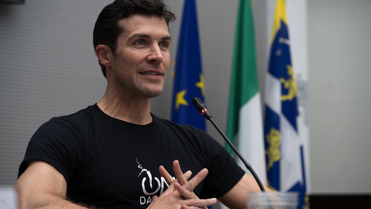 Roberto Bolle organizza il Ballo in Bianco a Torino