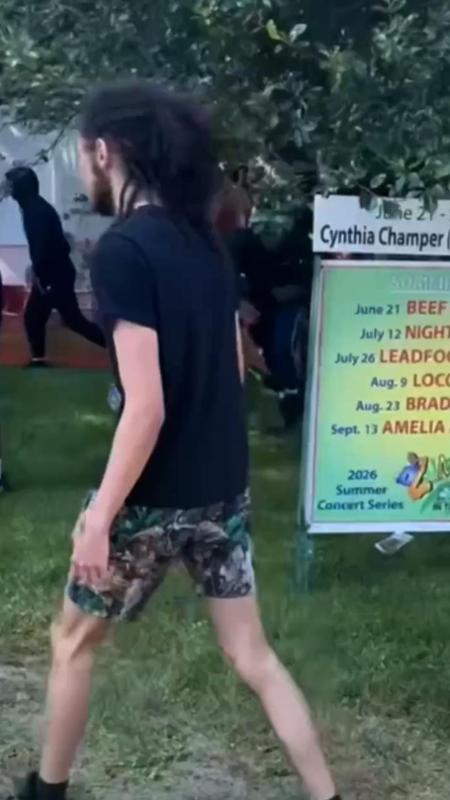 Spari alla festa cittadina in Ohio, dodici feriti: il momento in cui esplodono i colpi