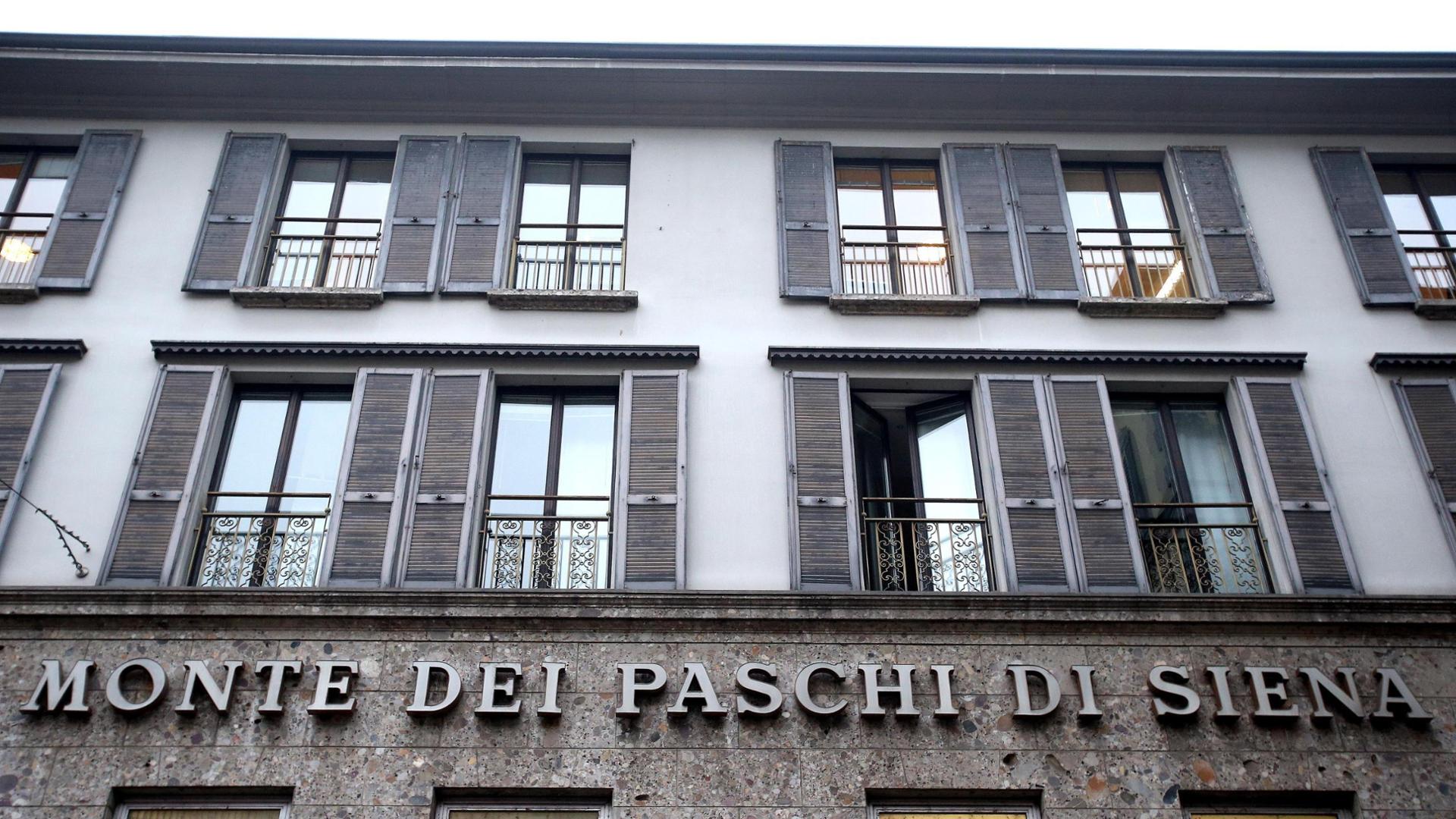 Mps, Intesa lancia Opas da 30 miliardi, Siena vola in Borsa. Messina: &ldquo;In Generali quota azionaria&rdquo;
