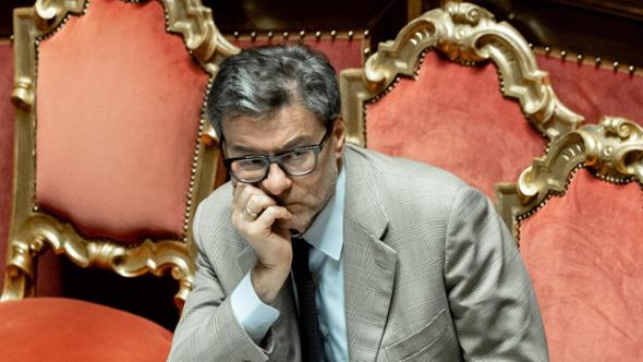 Il governo informato sulle operazioni. La Lega difende il Banco, FdI e Fi cauti