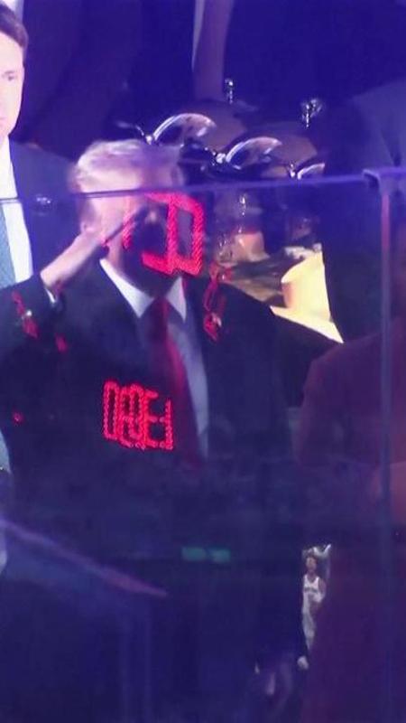 Trump alle finali Nba, il coro di fischi e "buu" sovrasta l'inno nazionale: il video