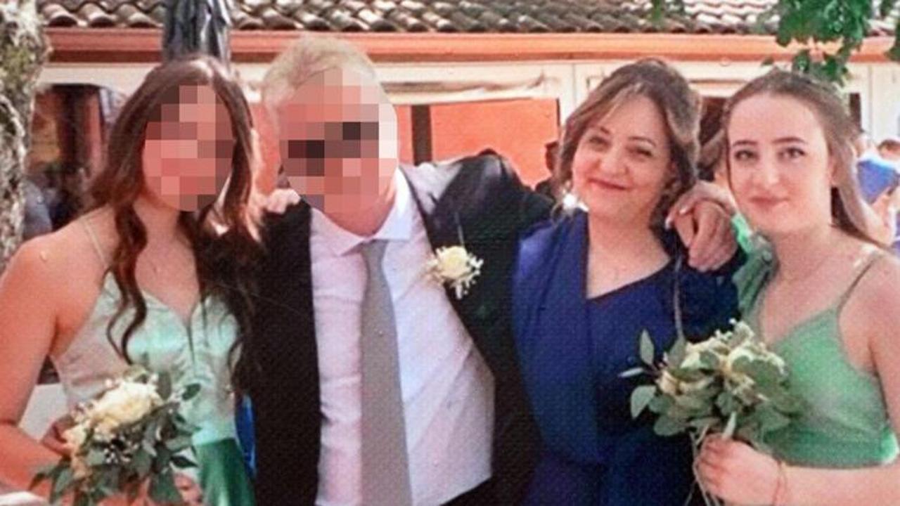 Madre e figlia morte avvelenate con la ricina, un’amica di famiglia indagata per favoreggiamento