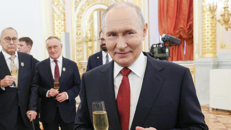 Putin: “Pronti a colloqui ma tenendo conto dei fatti sul campo. Nuovi raid sulle infrastrutture”