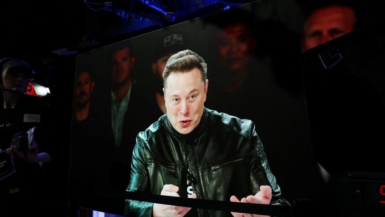 SpaceX vola al debutto in Borsa. Musk: “Vi porterò su Marte”