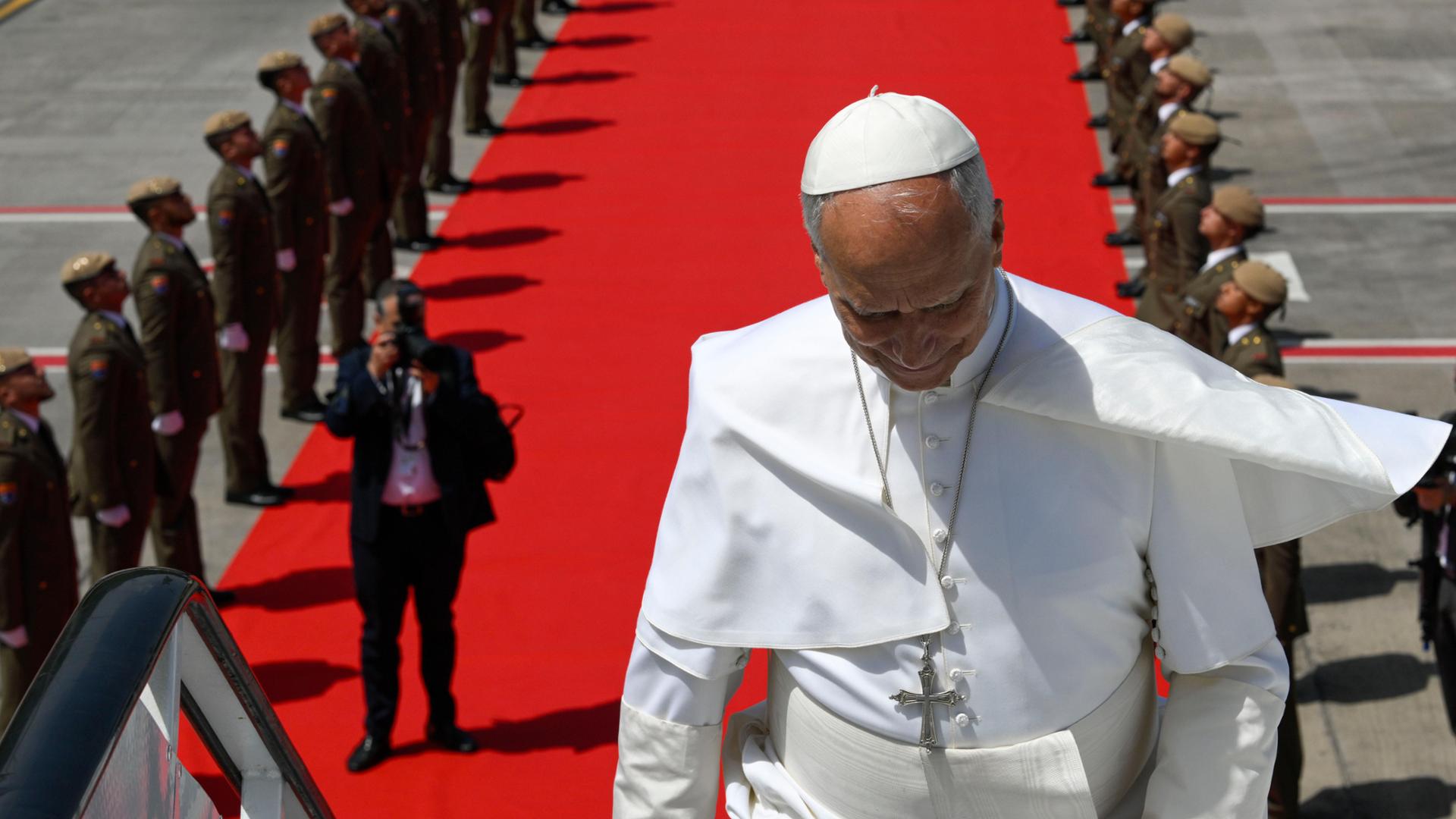 Cos&igrave; il Papa empatico d&agrave; speranza al mondo