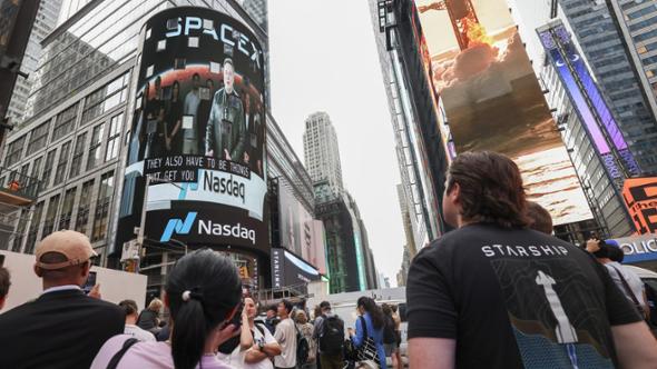 L’America distratta dal cielo sopra Musk