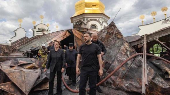 Zelensky: “Ho suggerito a Trump di incontrarci con Putin in America”