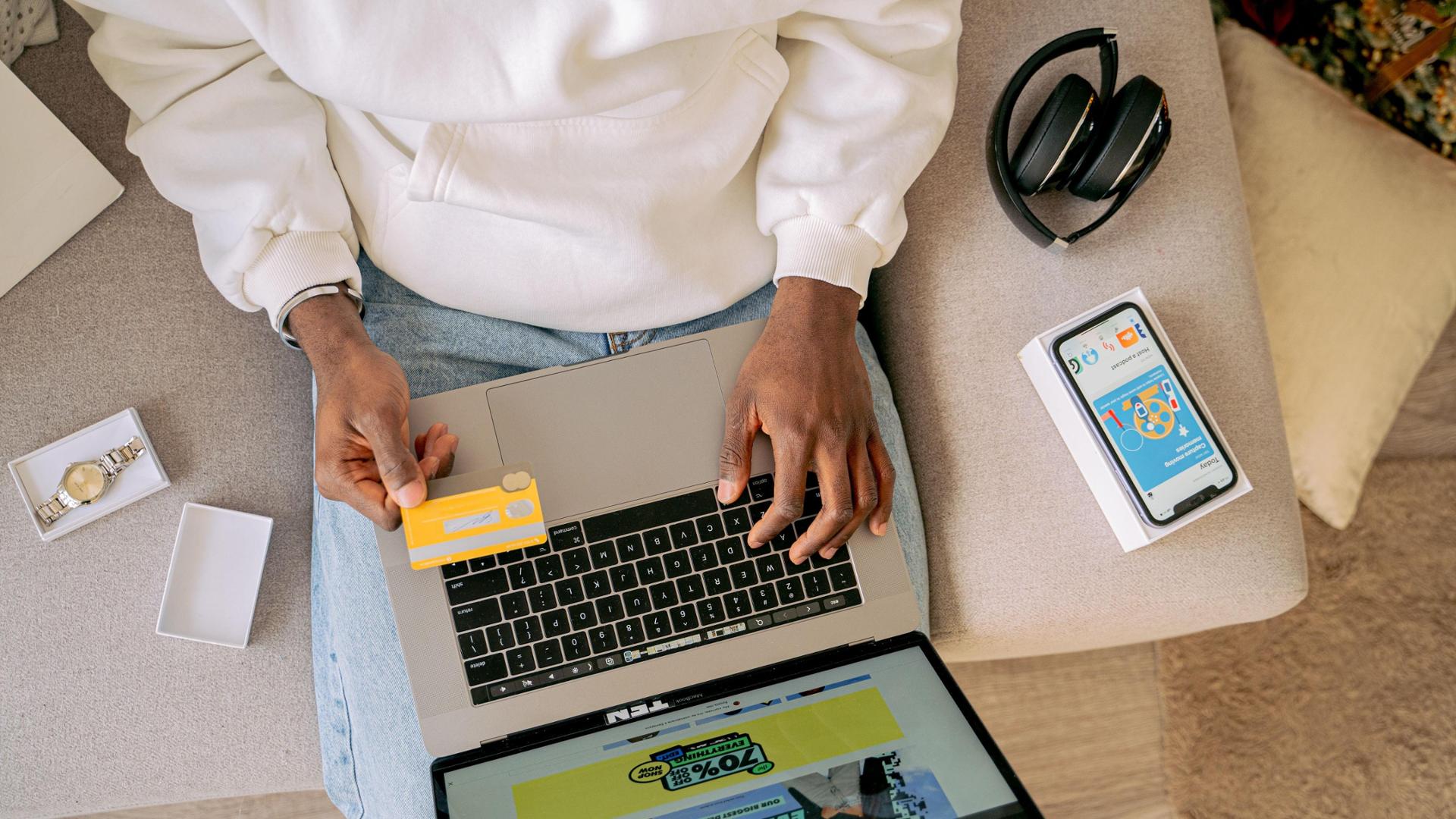 Acquisti online, dal 19 giugno per il recesso baster&agrave; un clic
