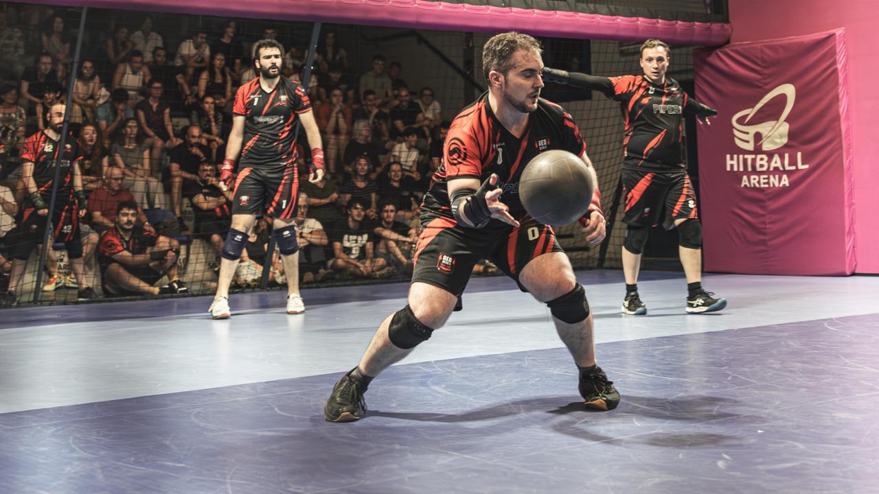 Tutti pazzi per l’hitball, lo sport made in Torino. In mille alle prime finali nella nuova arena