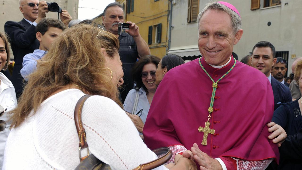 Georg Gänswein: “Ruini univa fine teologia e santa furbizia.




Avvertì Benedetto degli avversari”