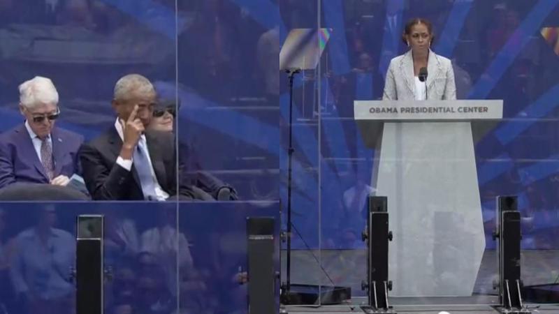 Le lacrime di Obama per il discorso di Michelle: "Oggi ti loderò senza riserve"