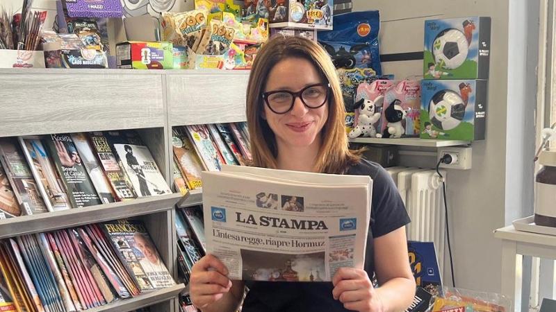 Mini-edicola dentro il bar: “Un servizio per i clienti”