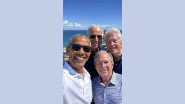 Donald Trump escluso dal selfie degli ex presidenti USA