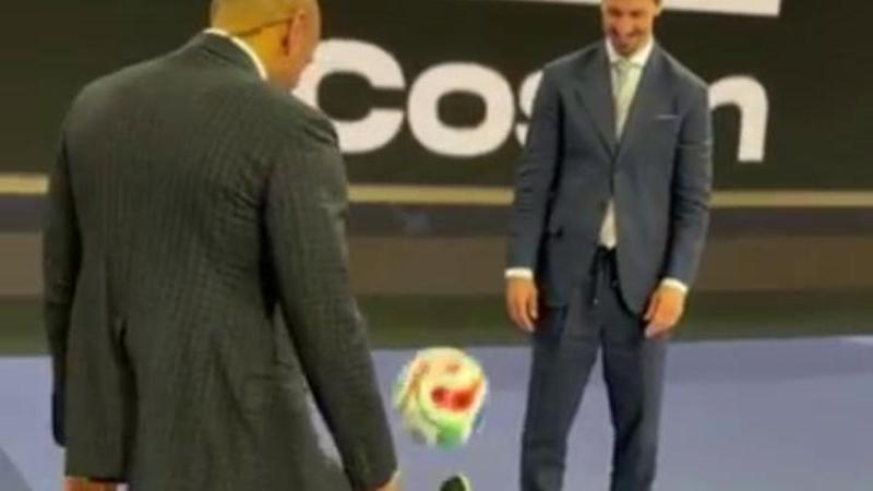 Henry e Ibrahimovic, palleggi e acrobazie in tv: lo studio di Fox diventa un campo da calcio
