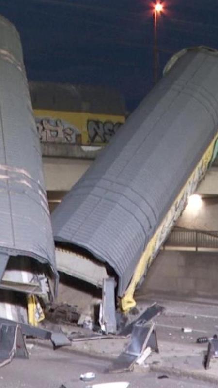 Monaco, treno merci deraglia e precipita dal ponte: due vagoni finiscono in strada