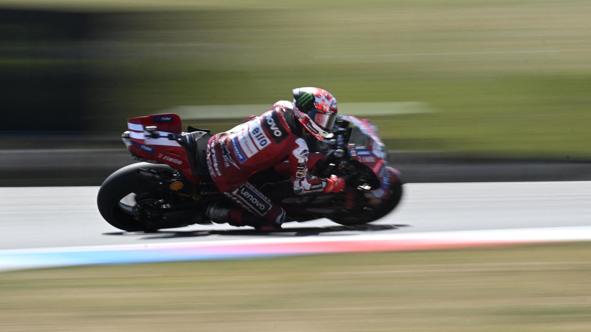 Repubblica Ceca, Bagnaia vince la sprint davanti a Ogura