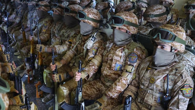 I porti, il petrolio, la logistica: così l’accordo Usa-Iran arricchisce i Pasdaran