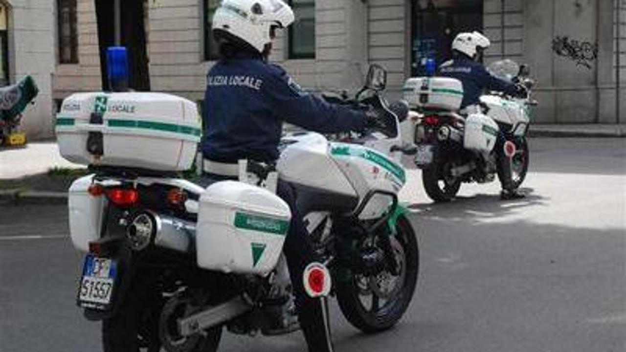 Milano, vigile muore in un inseguimento in moto: un Suv era fuggito ai controlli