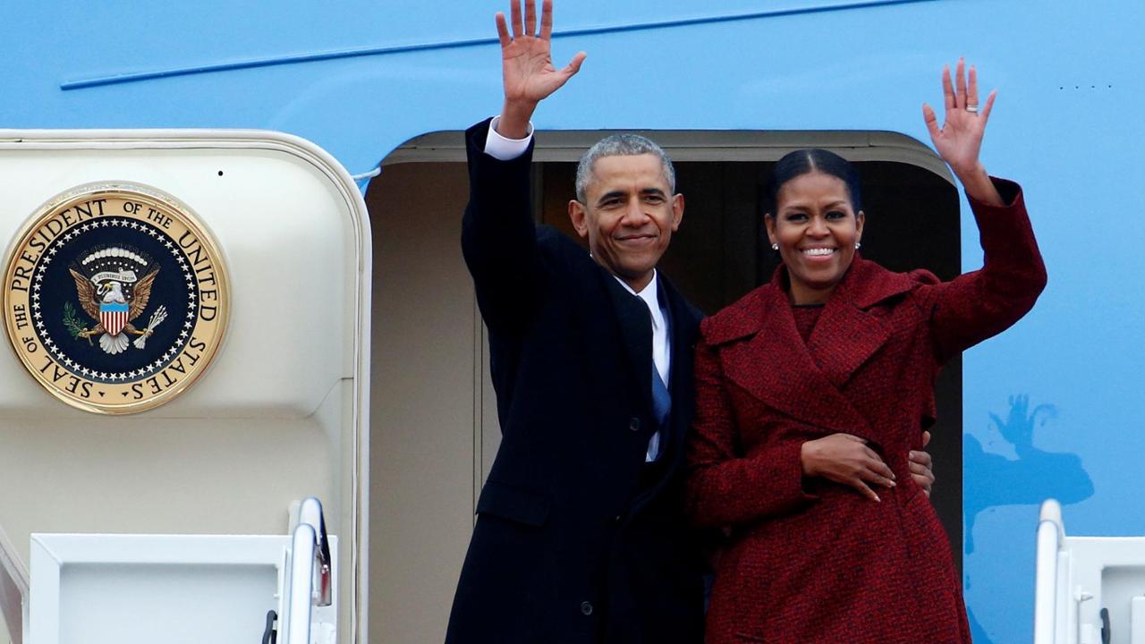 Le lacrime di Starmer, l'abbraccio di Obama: quando l'addio al potere diventa un rito liturgico
