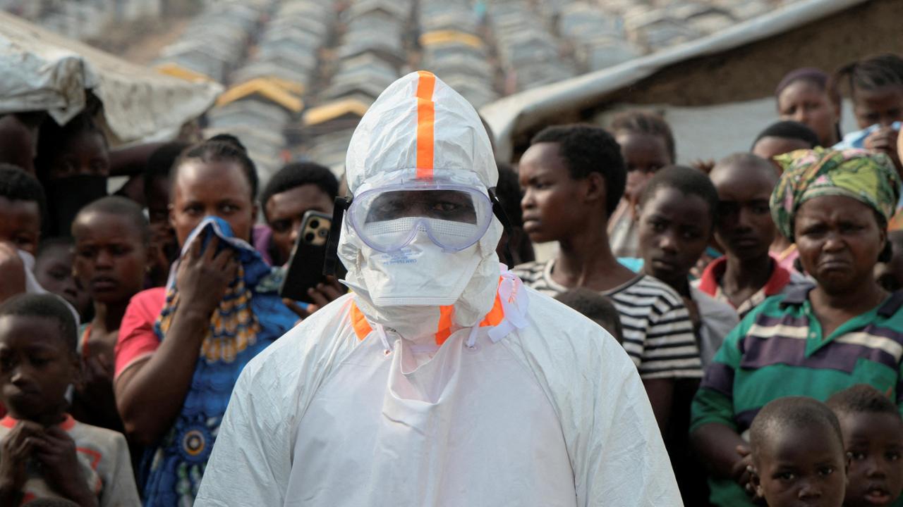 Ebola, primo caso in Francia. Si tratta di un medico di ritorno dal Congo