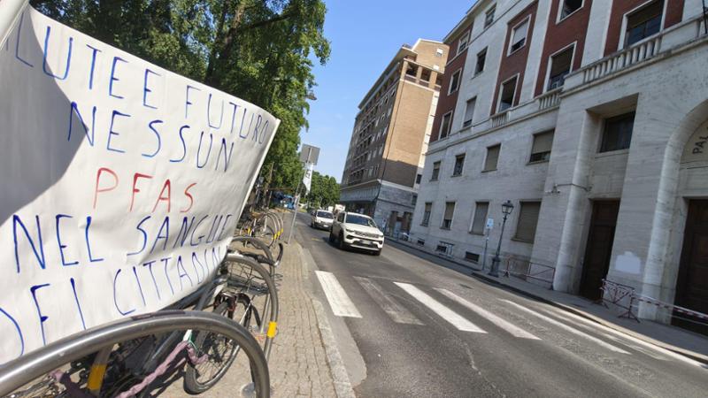 Processo a 2 dirigenti ex Solvay, oggi l’ultima udienza preliminare. Presidio dei Comitati