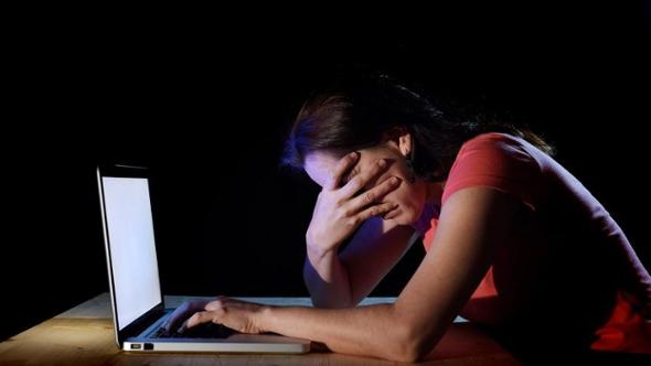 Neet, sei giovani su dieci cerca un lavoro e non lo trova. Il 70% vive con meno di 300 euro al mese