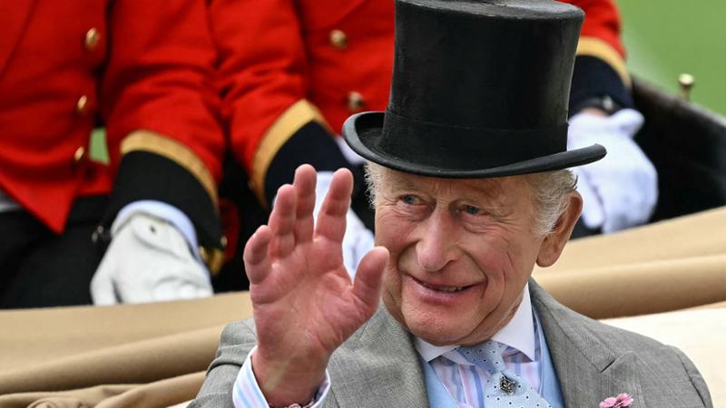 Carlo lascia Buckingham Palace, non sarà più la residenza reale