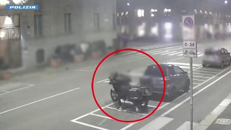 Così i Bonnie and Clyde milanesi rubavano moto di lusso nelle strade del centro di Milano