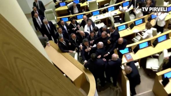 Rissa nel Parlamento della Georgia