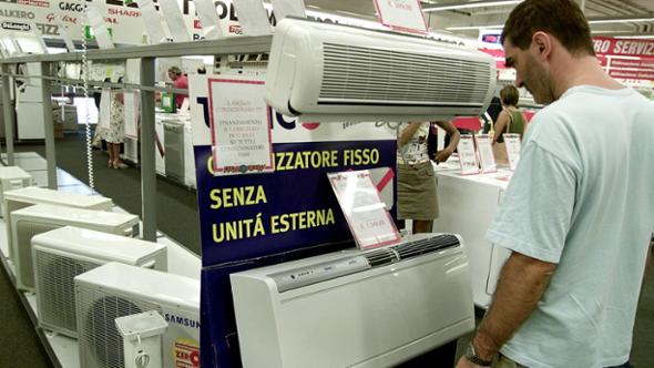 Caldo record: corsa agli acquisti e in Borsa, ricavi e ordini record per i climatizzatori in Italia